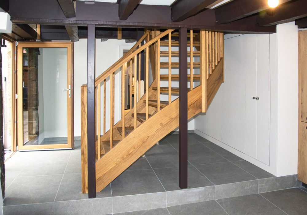 Champion_escalier_entree